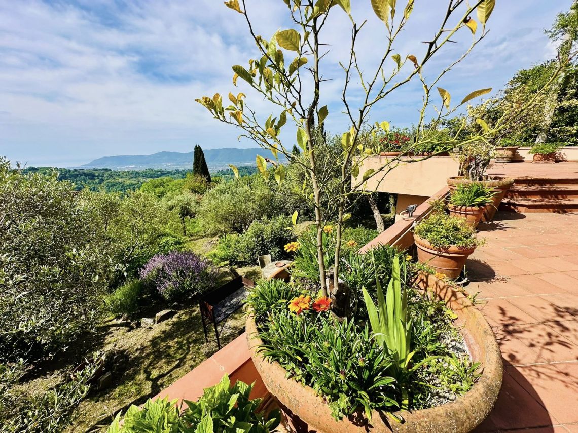 La Villa dei Leoni di Fosdinovo | Fosdinovo - Houses and Villas - Lunigiana mare, Sarzana & Colline del Sole