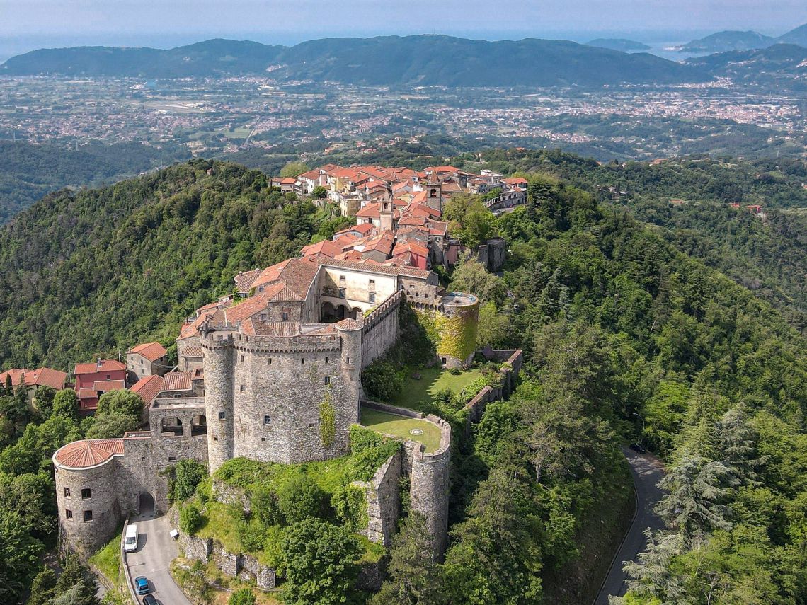 La Villa dei Leoni di Fosdinovo | Fosdinovo - Houses and Villas - Lunigiana mare, Sarzana & Colline del Sole