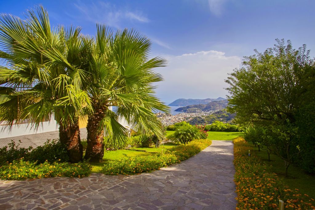 Villa il Belvedere di Lipari | Isole Eolie & Lipari - Частные дома и виллы - Isole della Sicilia