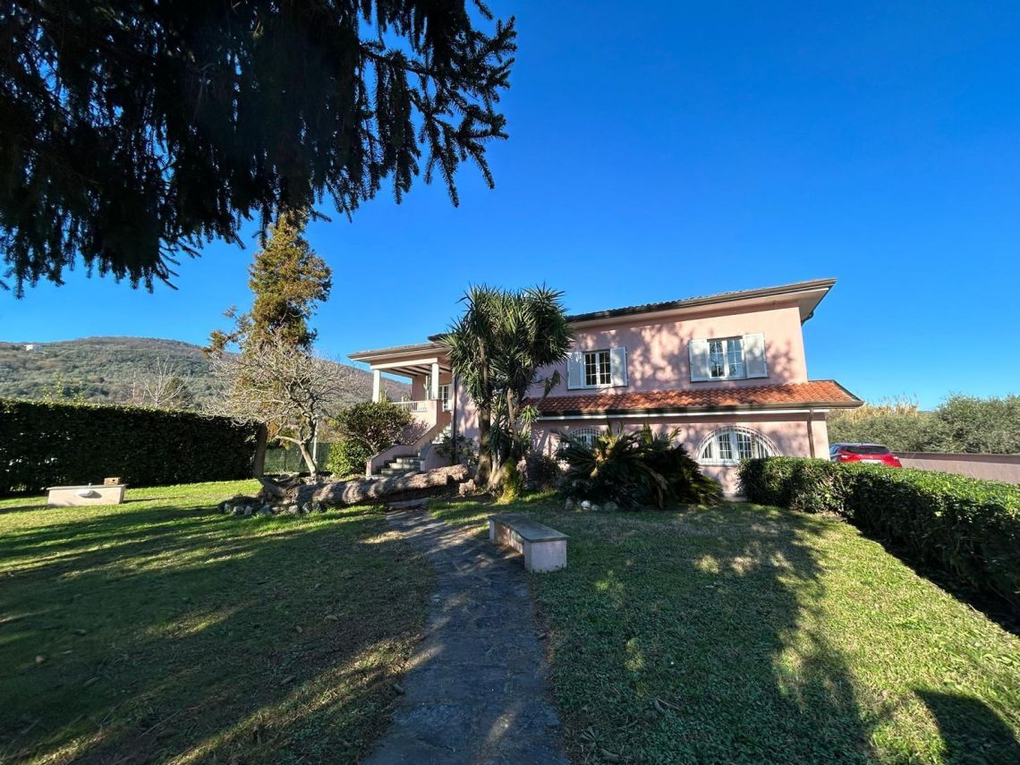 Villa Regina del Magra | Bocca di Magra / Fiumaretta / Montemarcello/Marinella - Case e ville - Bocca di Magra/Fiumaretta/Marinella/Montemarcello