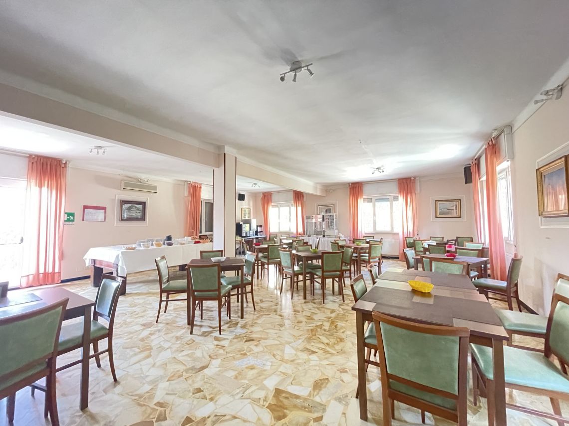 Lavagna al Mare | Lavagna - Immobili Commerciali - Tigullio