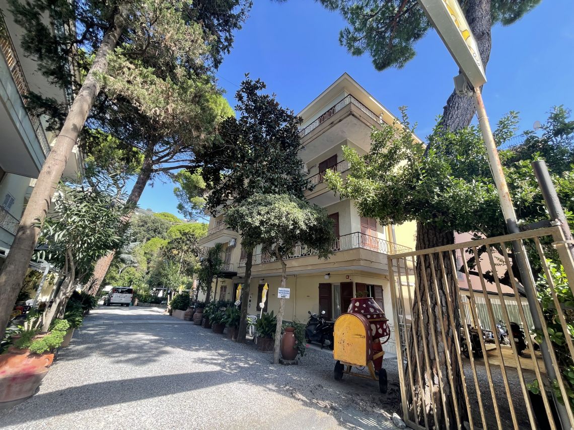 Lavagna al Mare | Lavagna - Immobili Commerciali - Tigullio