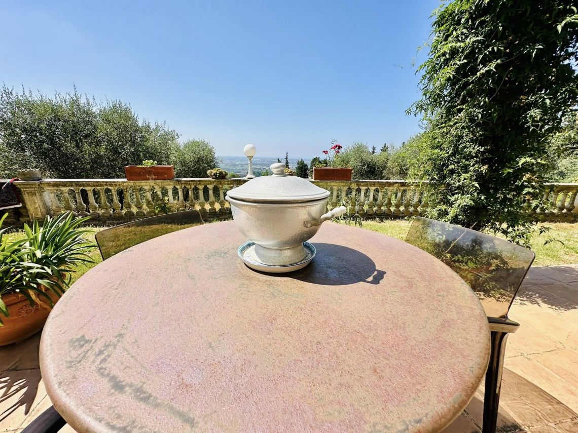 Il Casale della Musica e del Buon Vino | Camaiore - Case e ville - Versilia