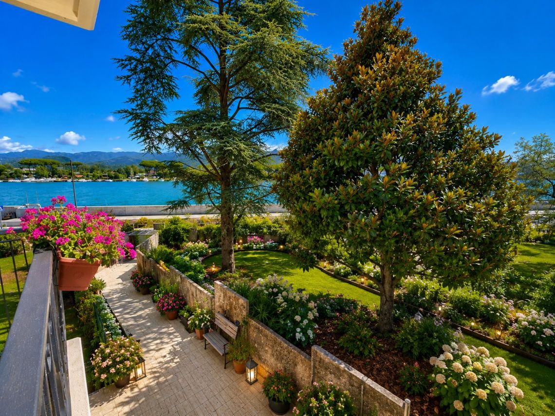 Villa Regina di Bocca di Magra | Bocca di Magra / Fiumaretta / Montemarcello/Marinella - Houses and Villas - Bocca di Magra / Fiumaretta / Marinella / Montemarcello