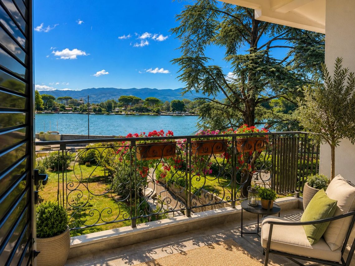 Villa Regina di Bocca di Magra | Bocca di Magra / Fiumaretta / Montemarcello/Marinella - Houses and Villas - Bocca di Magra / Fiumaretta / Marinella / Montemarcello