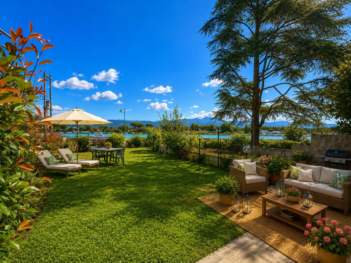 Villa Regina di Bocca di Magra | Bocca di Magra / Fiumaretta / Montemarcello/Marinella - Houses and Villas - Bocca di Magra / Fiumaretta / Marinella / Montemarcello