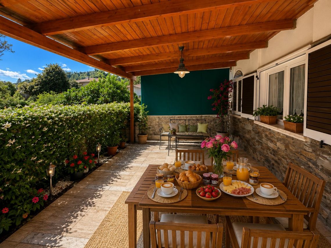Villa Regina di Bocca di Magra | Bocca di Magra / Fiumaretta / Montemarcello/Marinella - Houses and Villas - Bocca di Magra / Fiumaretta / Marinella / Montemarcello