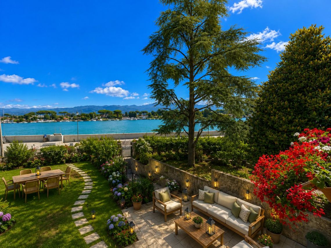 Villa Regina di Bocca di Magra | Bocca di Magra / Fiumaretta / Montemarcello/Marinella - Houses and Villas - Bocca di Magra / Fiumaretta / Marinella / Montemarcello