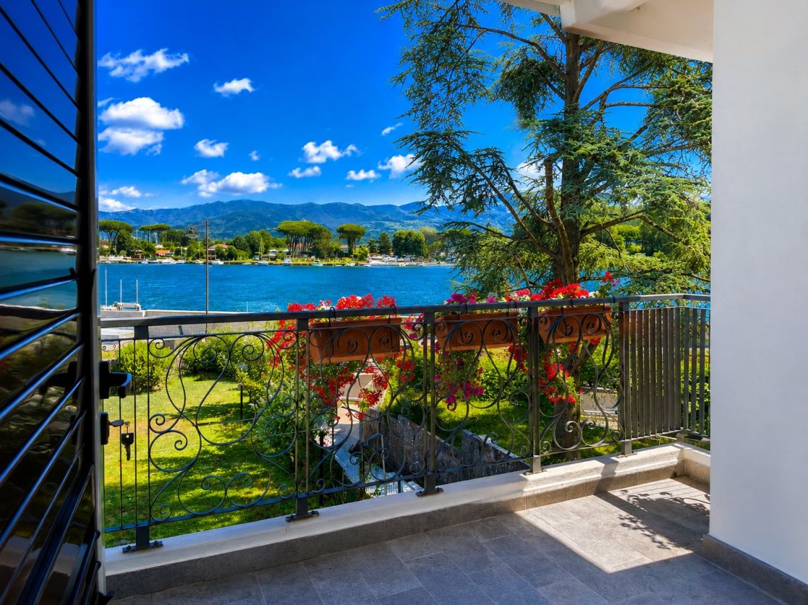 Villa Regina di Bocca di Magra | Bocca di Magra / Fiumaretta / Montemarcello/Marinella - Houses and Villas - Bocca di Magra / Fiumaretta / Marinella / Montemarcello