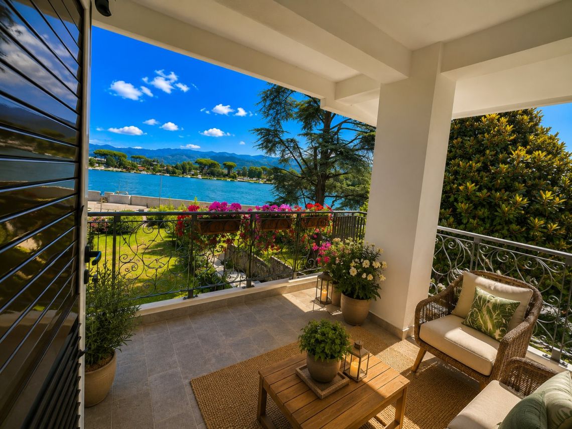 Villa Regina di Bocca di Magra | Bocca di Magra / Fiumaretta / Montemarcello/Marinella - Houses and Villas - Bocca di Magra / Fiumaretta / Marinella / Montemarcello