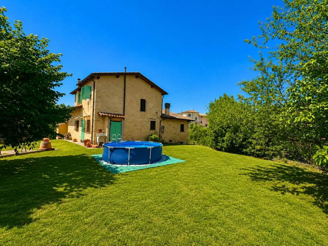 Antico Casale Santa Lucia | Камайор - Частные дома и виллы - Версилья