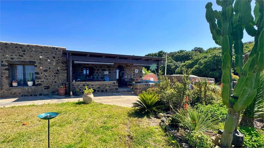 Dammuso Firisciakki | Pantelleria - Houses and Villas - Isole della Sicilia