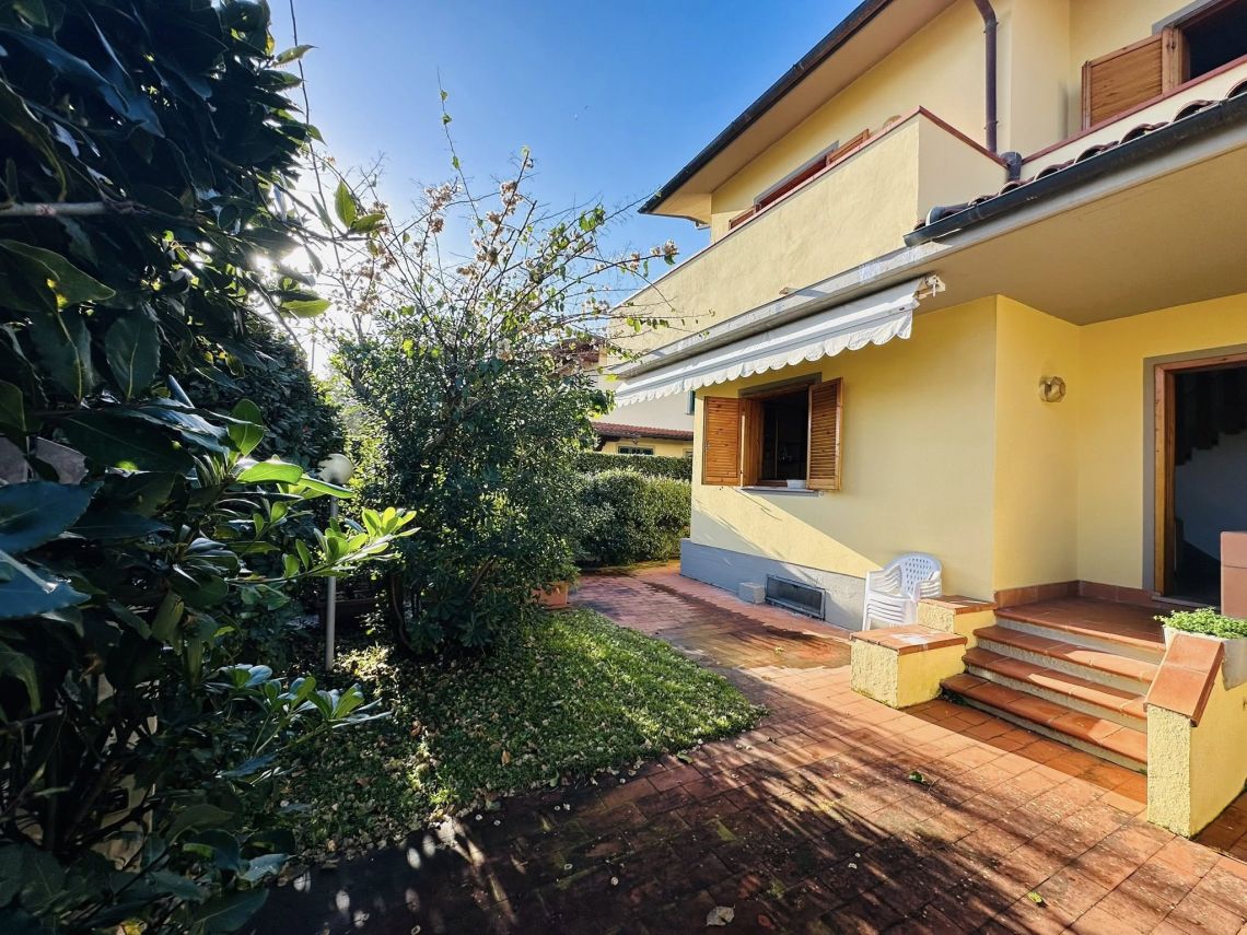 Villa il Sole a Marina di Pietrasanta | Marina di Pietrasanta - Case e ville - Versilia