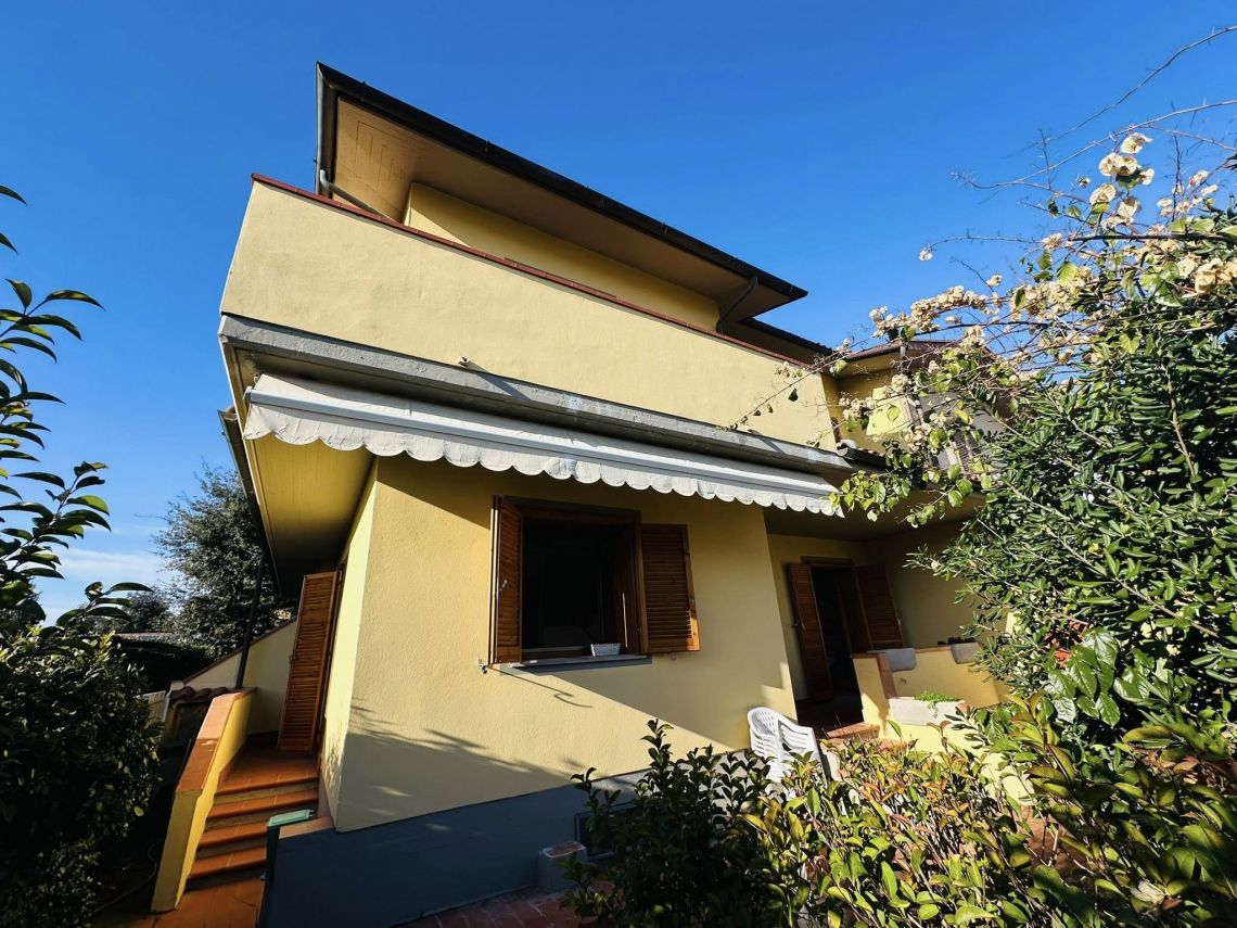 Villa il Sole a Marina di Pietrasanta | Marina di Pietrasanta - Case e ville - Versilia