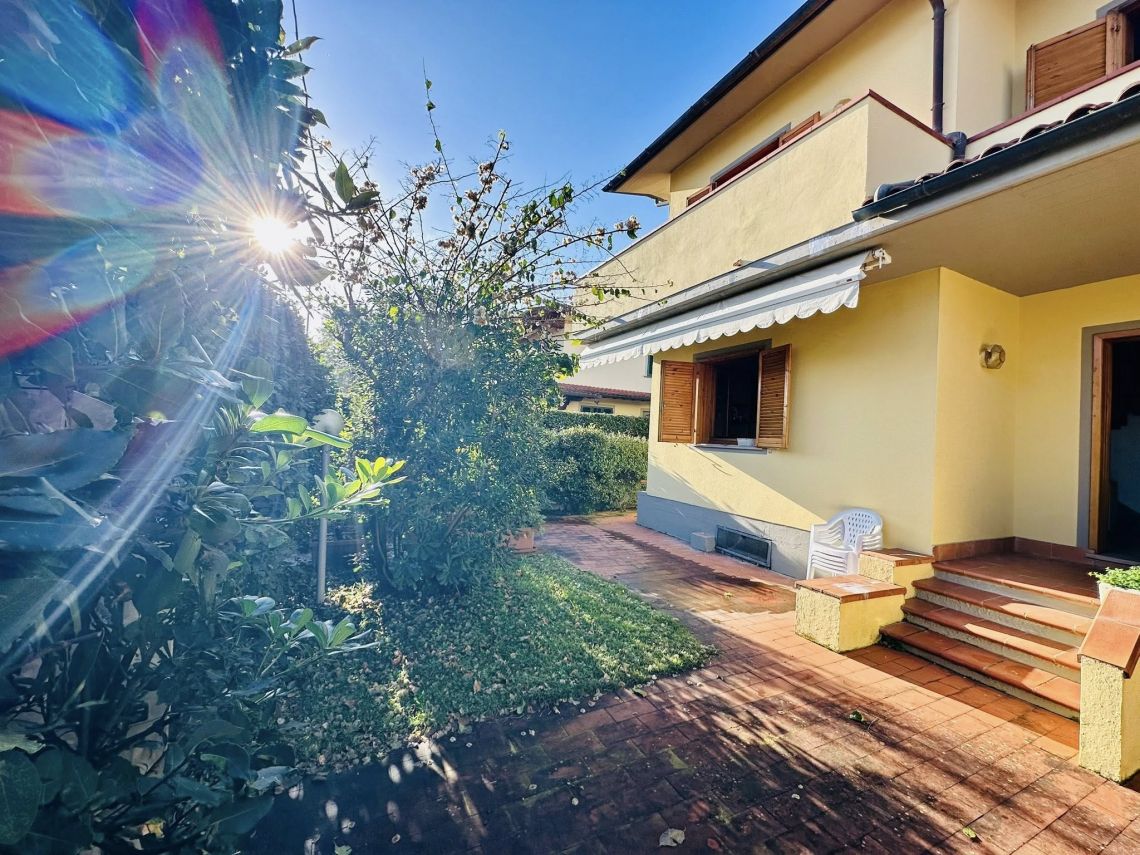 Villa il Sole a Marina di Pietrasanta | Marina di Pietrasanta - Case e ville - Versilia