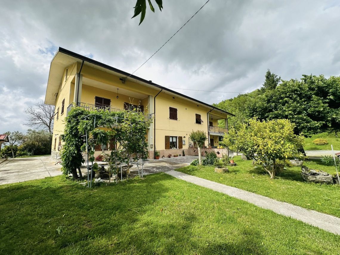 La Grande Fattoria di Gragnola | Lunigiana Mare - Case e ville - Lunigiana mare, Sarzana & Colline del Sole