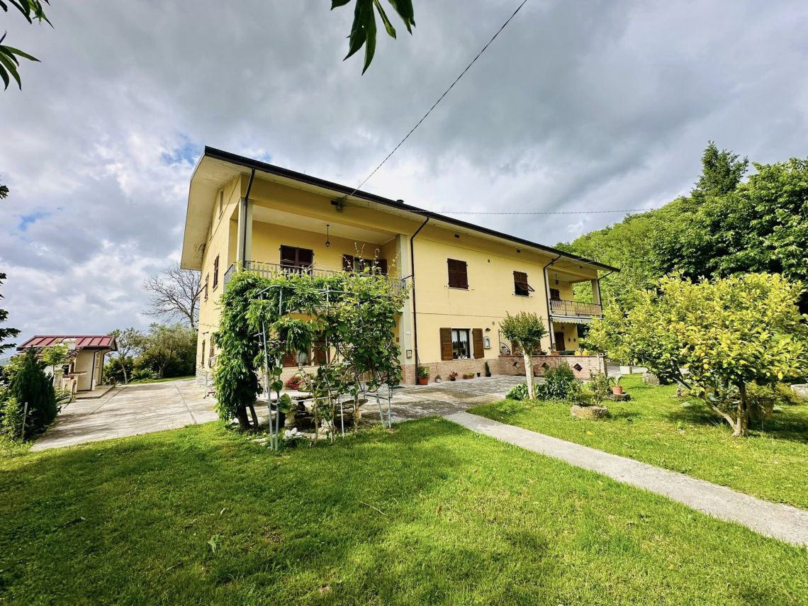 La Grande Fattoria di Gragnola | Lunigiana Mare - Case e ville - Lunigiana mare, Sarzana & Colline del Sole
