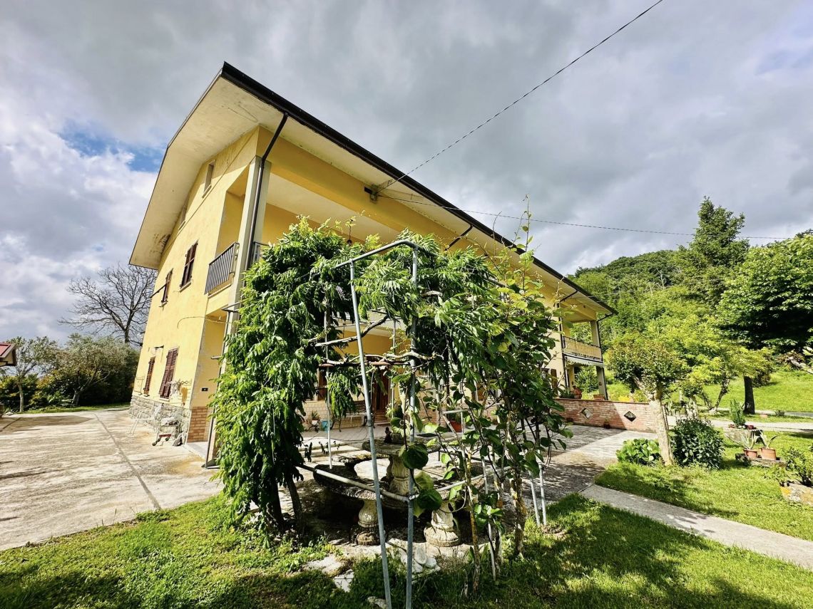 La Grande Fattoria di Gragnola | Lunigiana Mare - Case e ville - Lunigiana mare, Sarzana & Colline del Sole