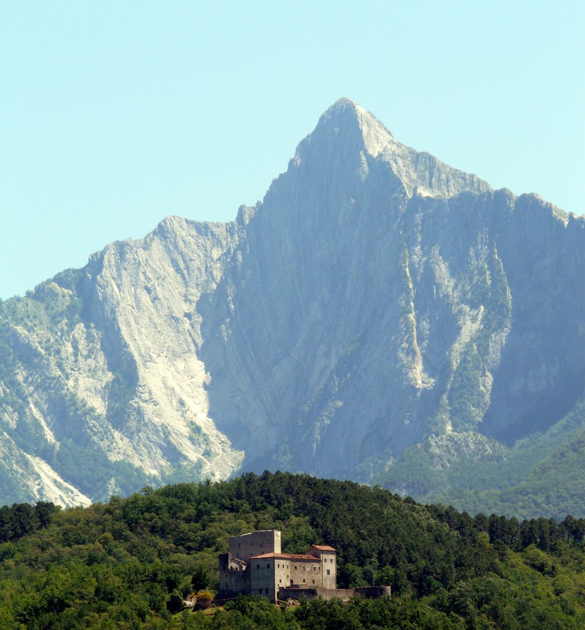 La Grande Fattoria di Gragnola | Lunigiana Mare - Case e ville - Lunigiana mare, Sarzana & Colline del Sole