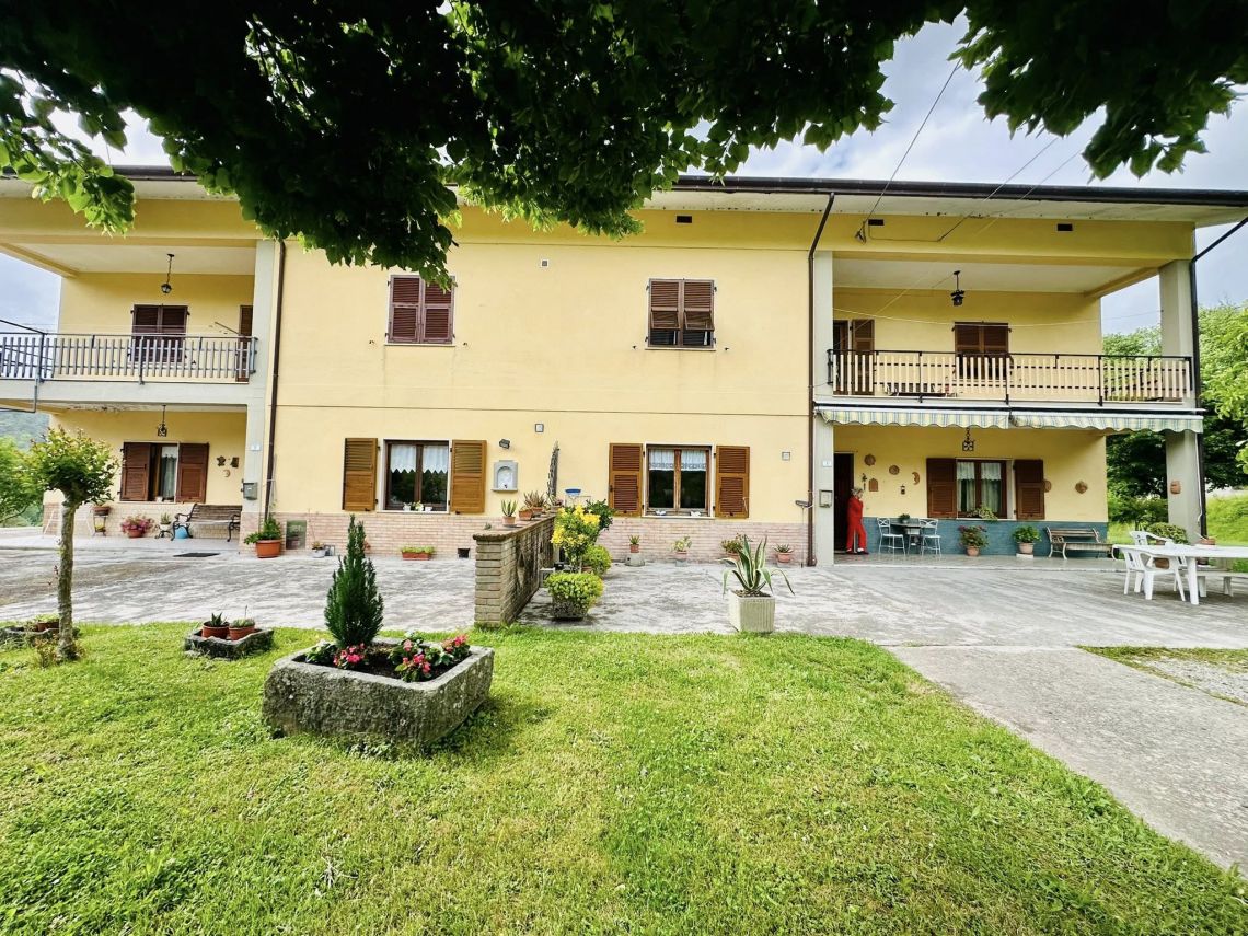 La Grande Fattoria di Gragnola | Lunigiana Mare - Case e ville - Lunigiana mare, Sarzana & Colline del Sole