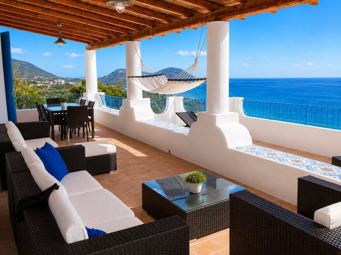 Villa Mediterraneo | Isole Eolie & Lipari - Case e ville - Isole della Sicilia