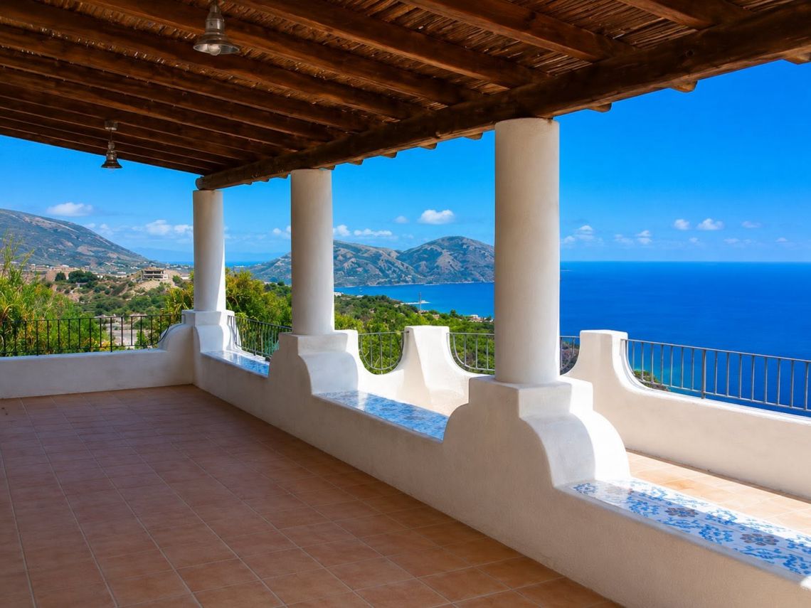 Villa Mediterraneo | Isole Eolie & Lipari - Case e ville - Isole della Sicilia
