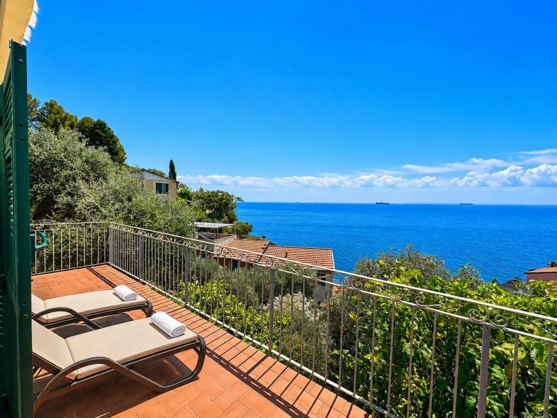 Villa Il Sole su Tellaro | Lerici/San Terenzo/Tellaro - Case & Ville di Pregio - Golfo dei Poeti