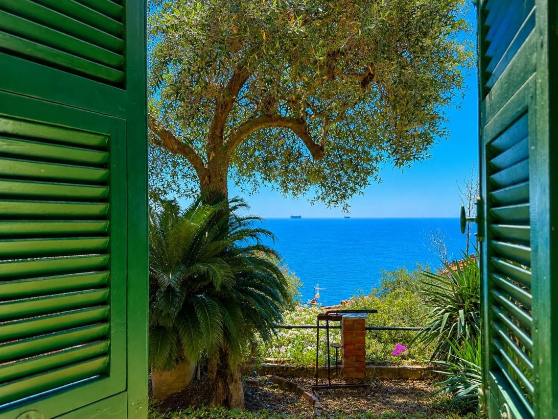 Villa Il Sole su Tellaro | Lerici/San Terenzo/Tellaro - Case & Ville di Pregio - Golfo dei Poeti