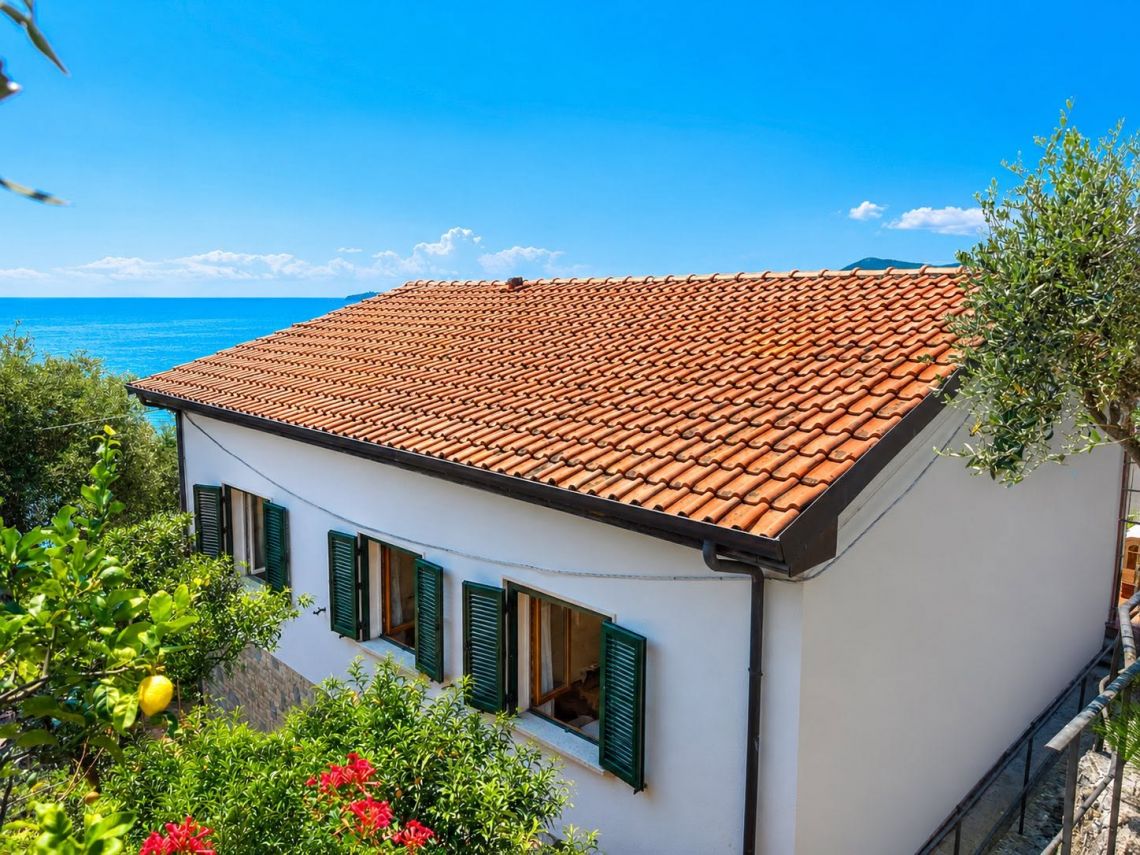 Villa Il Sole su Tellaro | Lerici/San Terenzo/Tellaro - Case & Ville di Pregio - Golfo dei Poeti