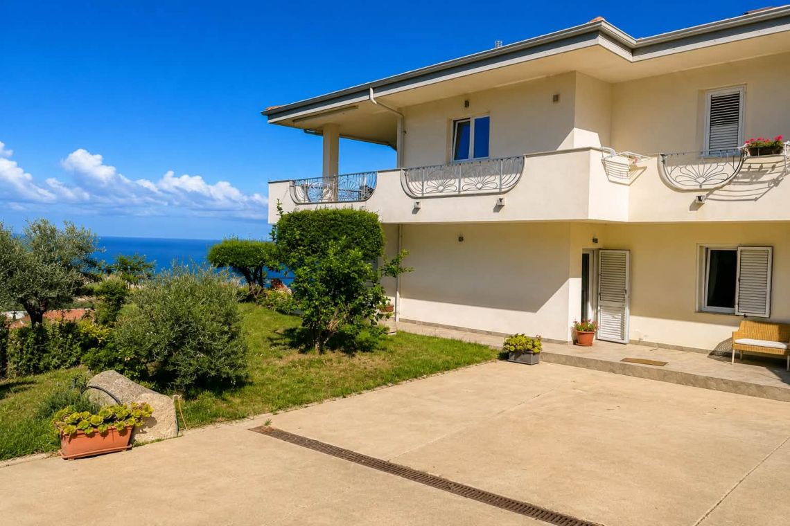 Attico Calata di Zambrone  | Tropea - Appartamenti - Coste della Calabria
