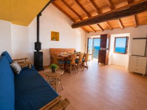 Una Terrazza sul Mare  |  -  - 