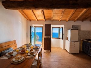 Una Terrazza sul Mare  |  -  - 