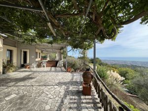 Villa Laura |  -  - 