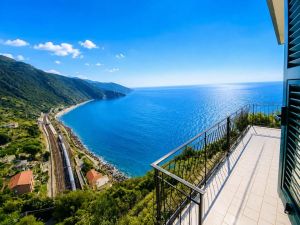 Il Paradiso puo' Attendere Corniglia |  -  - 