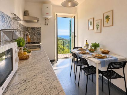 La Casa Baciata dal Sole |  -  - 