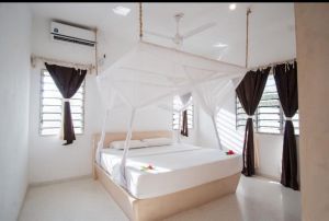 Mwezi House |  -  - 