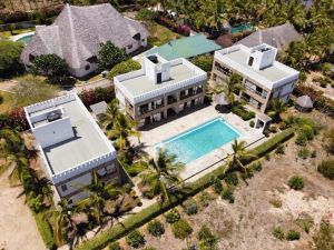 Villino Bwaga Moyo |  -  - 