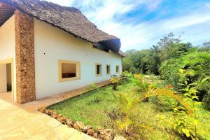 Villa Makuti |  -  - 