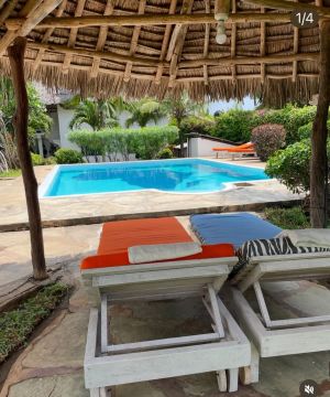 Salama Paradise |  -  - 