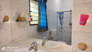 Salama Paradise |  -  - 