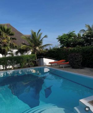 Salama Paradise |  -  - 