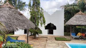 Salama Paradise |  -  - 