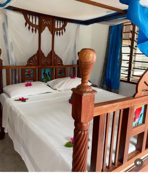 Salama Paradise |  -  - 