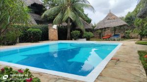 Salama Paradise |  -  - 