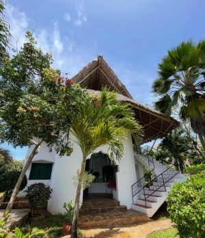 Salama Paradise |  -  - 