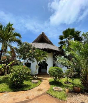 Salama Paradise |  -  - 