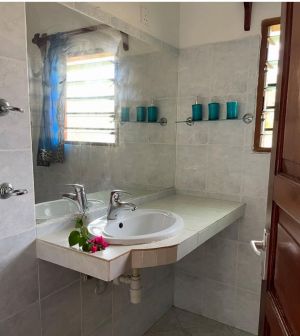 Salama Paradise |  -  - 