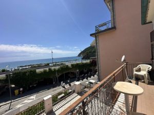 Moneglia Prima Fila sul Mare |  -  - 