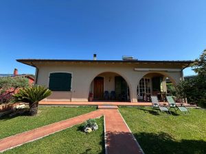 Tenuta Sarzana al Mare |  -  - 