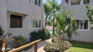 A Due Passi dal Paradiso |  -  - 